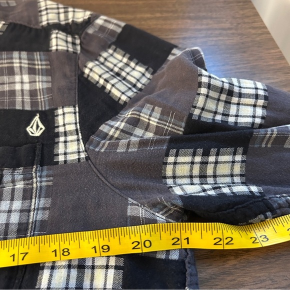 Volcom Black and Gray Checkered Patch Work Shirt M - Picture 8 of 10